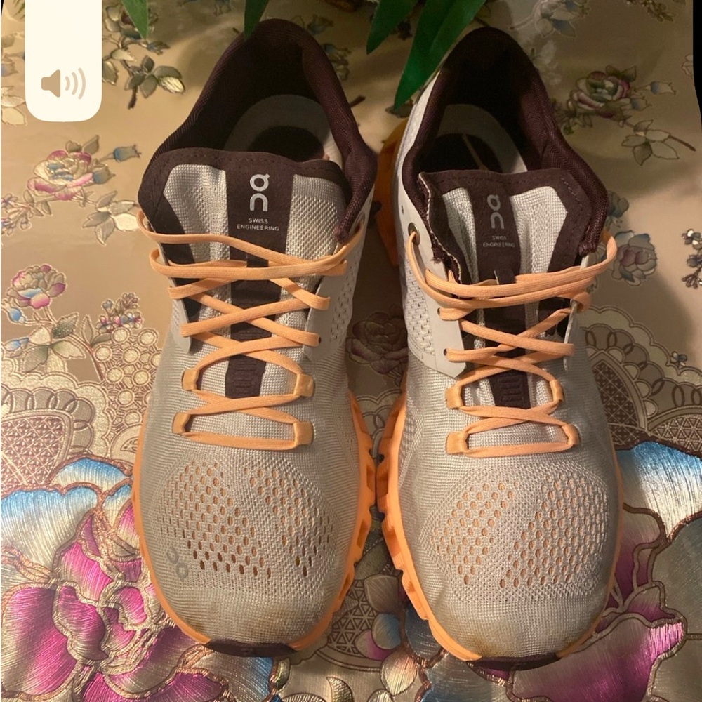 On Running Women Athletic Shoes in Gray and Orange